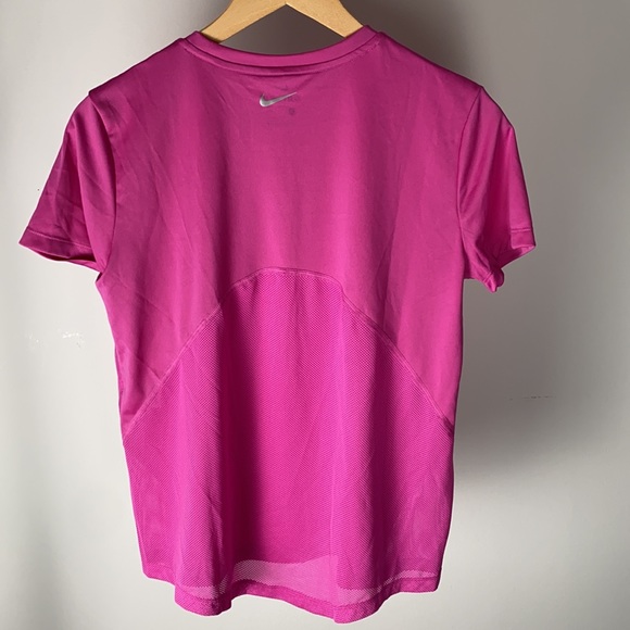 Nike athletic tee, loose fit breezy - Picture 4 of 4